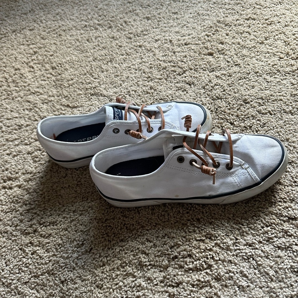 Sperry women’s pier view sneakers white